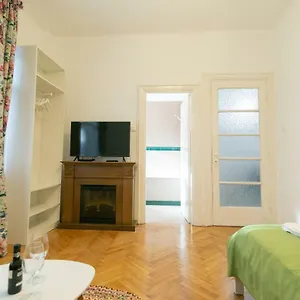  Appartamento Bright In The Heart Of The With Netflix
